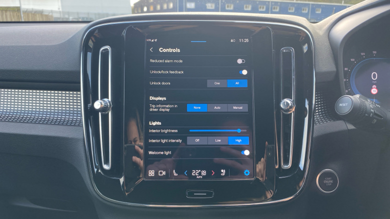 Volvo XC40 2.0 B3P Plus Dark 5dr Auto Petrol Estate